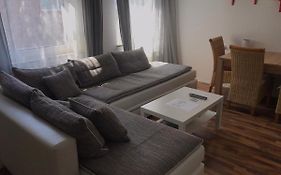 Grosse Ferienwohnung An Der Rheinpromenade Three
